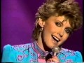 Olivia Newton-John - Make A Move On Me (The American Music Awards 1982)