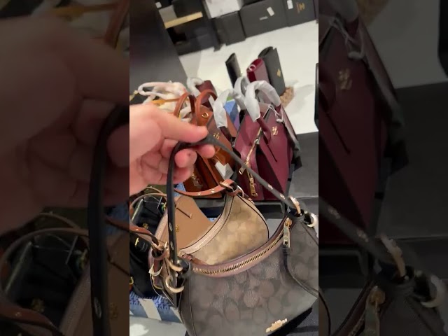 كوتش Kleo Hobo In Signature Canvas 3