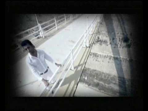 Θάνος Πετρέλης - Ευτυχώς | Thanos Petrelis - Eftihos (Official Music Video)