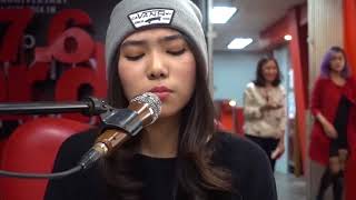 ISYANA SARASVATI - TERPESONA (LIVE AT HARD ROCK FM)