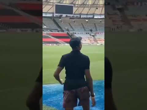 Dfideliz entrando no estádio depois da pandemia