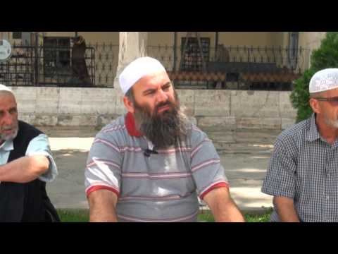 4. Pyetje Përgjigje me Hoxhë Bekir Halimi në oborin e Xhamisë Isa Beu (06. Qershor 2013)