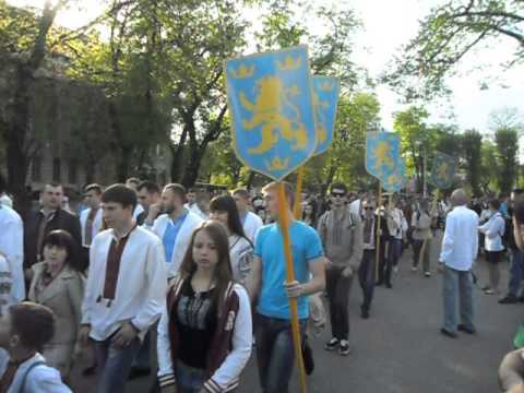 Westukraine: SS-Gedenkmarsch in Lemberg [mit Video]