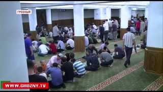Фонд Кадырова организовал Ифтар в мечетях Грозного и селения Гехи