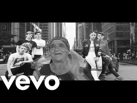 MAMAIA REACTIONEAZA LA 5GANG - FOCURI