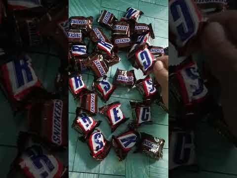 Snickers Minis Searching Letter C #shorts #asmr #satisfying #chocolate