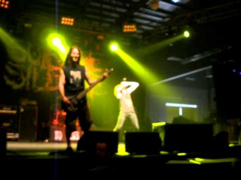 Suicide Silence - Unanswered (No Sleep Til Auckland 2010)