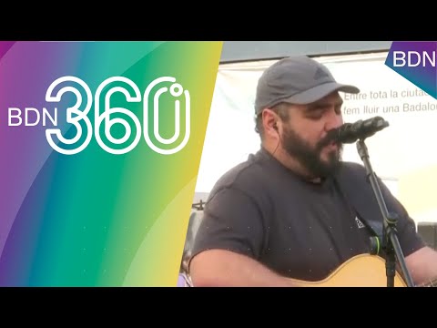 David Ros interpreta 'Badalona' des de la plaça de la Vila! - BDN360º