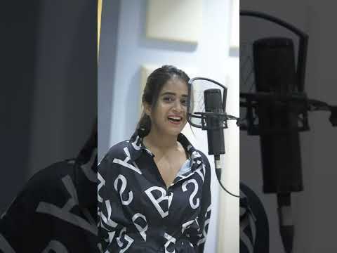 Deepthi Sunaina singing Chustu Chustune Rojulu Gadiche #Deepthisunaina #Shorts #Youtubeshorts #37