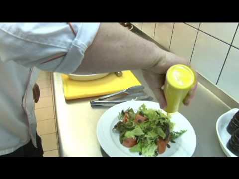 Sałatka z gęsiną -  gotowanie z Pałacykiem Kamil Cząstka