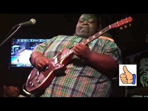 How to play and how NOT to play blues (or why Slash sucks at guitar)