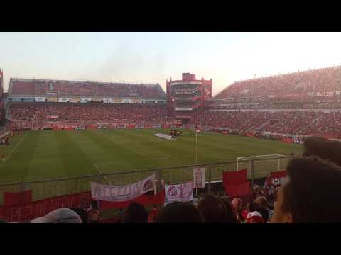 "El recibimiento Independiente 0 vs Banfield 1" Barra: La Barra del Rojo • Club: Independiente