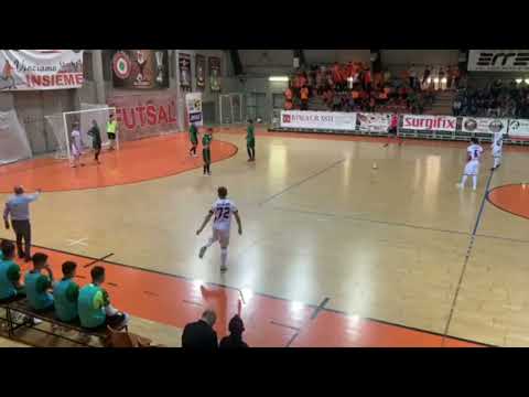 Gol da applausi al PalaBrumar tra Orange Futsal e L84