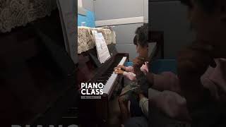 Download lagu Suasana kelas piano yang menyenangkan bersama Coach Sonrus mp3