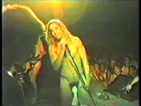 Red Hot Chili Peppers - Foxy Lady (live)