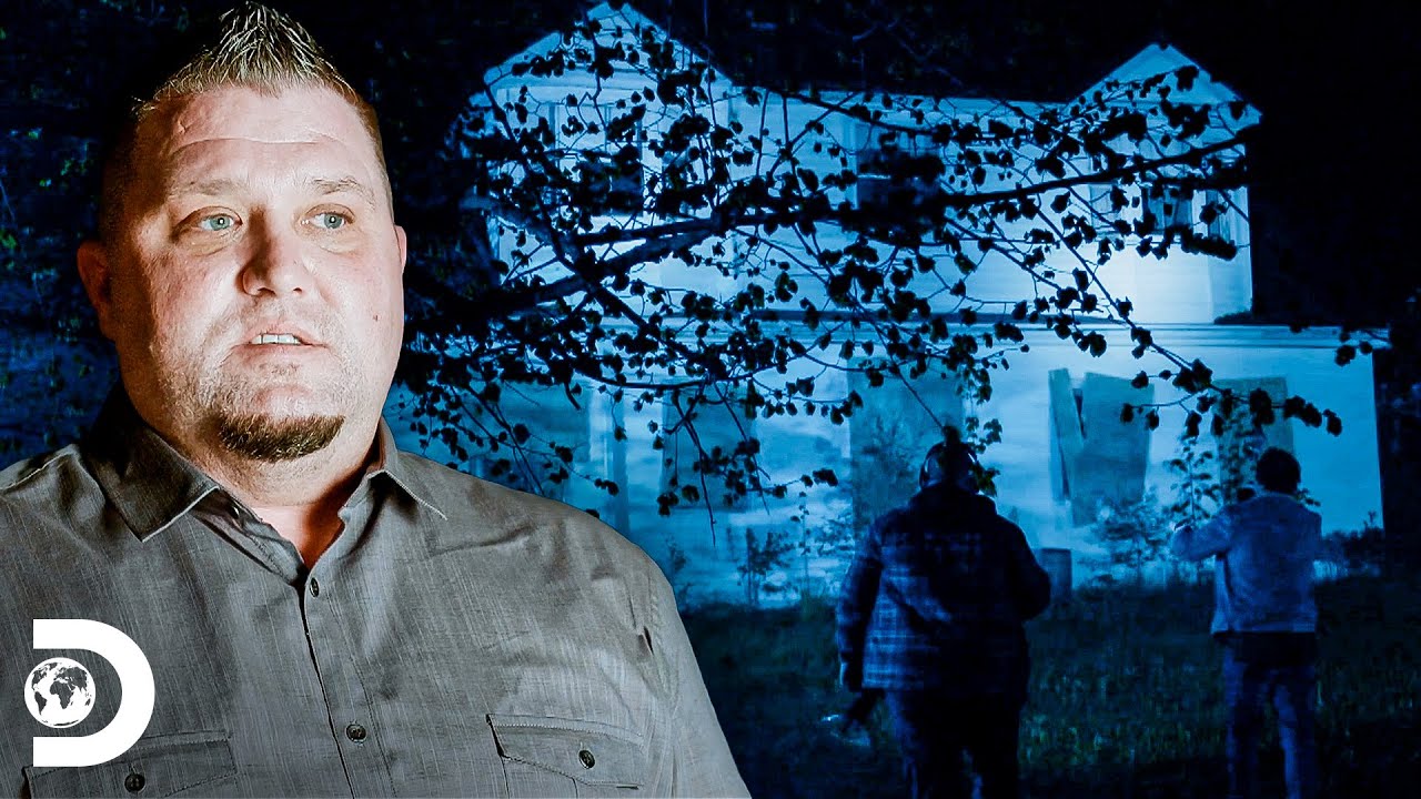 Una grabación aterroriza a tres amigos | Bosques Embrujados | Discovery Latinoamérica