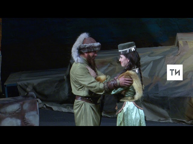 Актаныш халык театрының "Итил суы ака торур" тарихи спектакле