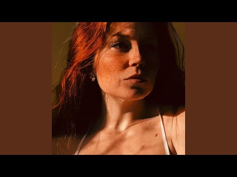 Не та роза, що за садом