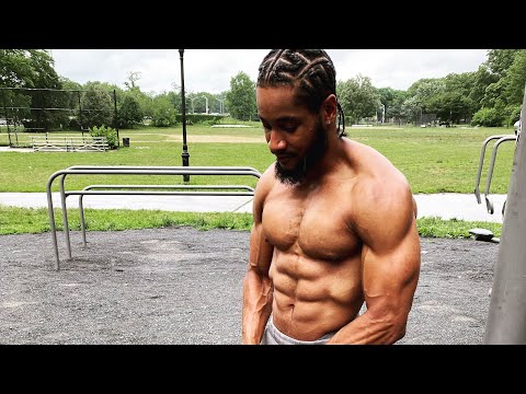 Primate attempts 25 muscle ups 100 push ups in 5 mins