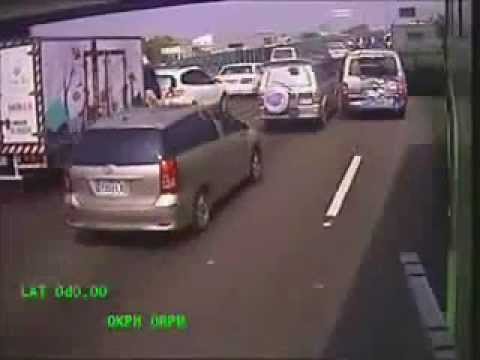 Sumasshedshij_voditelq_avtobusa.mp4