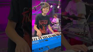 Download lagu Raized Wrong Performs -  The Final Countdown by Europe mp3