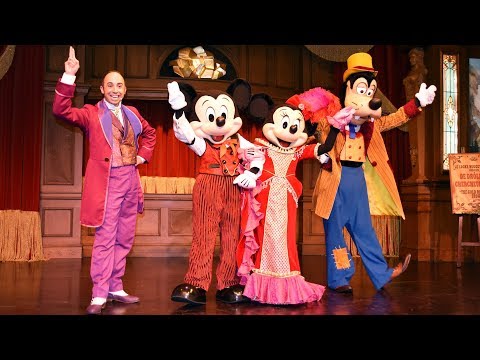 Lucky Nugget Saloon Tea Time Fun Personagem na Disneyland Paris, Mickey toca piano com Minnie e Pateta