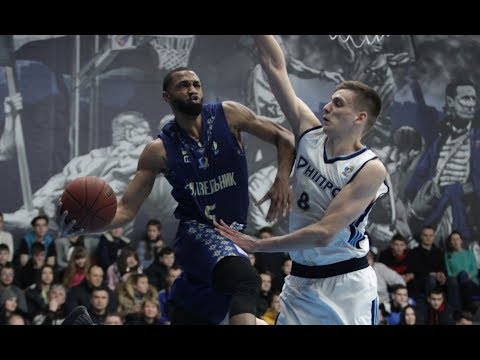 Henry Dugat With The Acrobatic Lay-Up Against Dnipro