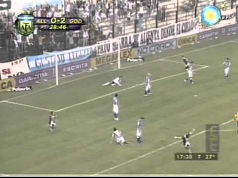 Primero de All Boys: PT 28' Pérez García.