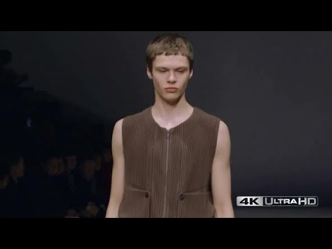 HOMME PLISSÉ ISSEY MIYAKE - AW23 Runway Show - 4k Ultra HD