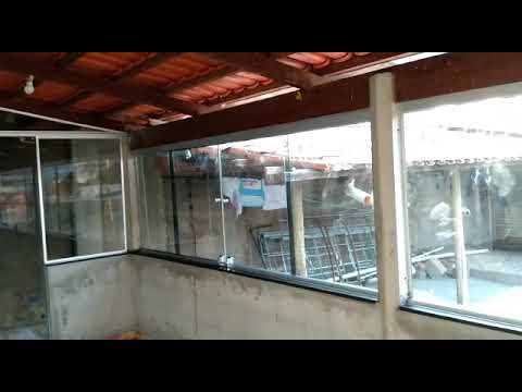 fechamento de área em vidro temperado