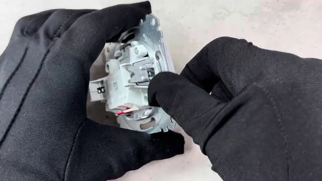 Кнопка на два направления белая Sedna Design & Element Schneider Electric SDD111116