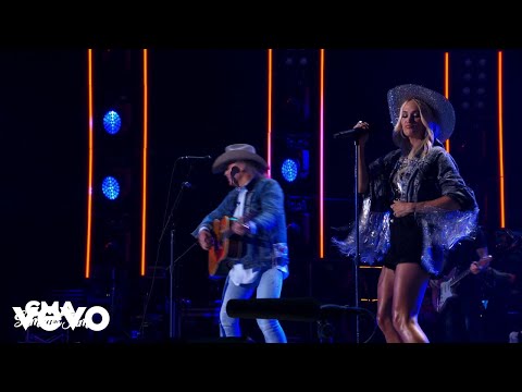 Carrie Underwood, Dwight Yoakam - Guitars, Cadillacs (Live From CMA Summer Jam)