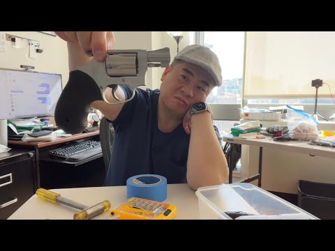 Trying Pachmayr Guardian Grips on my concealed Smith and Wesson J Frame revolver.