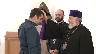 Երիտասարդները եկել էին ստանալու Հայոց հայրապետի օրհնությունը