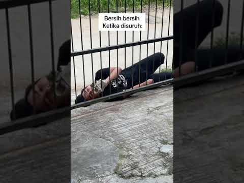 dayat-di-suruh-ngelap-pagar