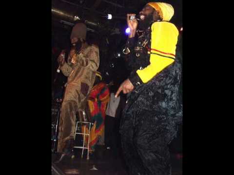 Capleton feat. Moses I - Crazy Look