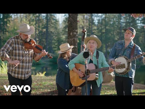 Laurie Lewis - Look Down That Lonesome Road