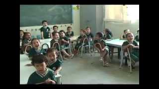 PROJETO BANDINHA RÍTMICA ENSINA CRIANÇAS A FAZER INSTRUMENTOS MUSICAIS