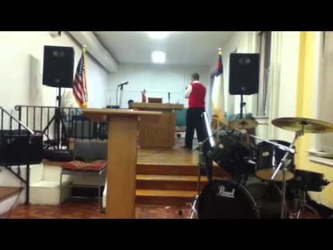 Jose Correa predicando 12-29-2010