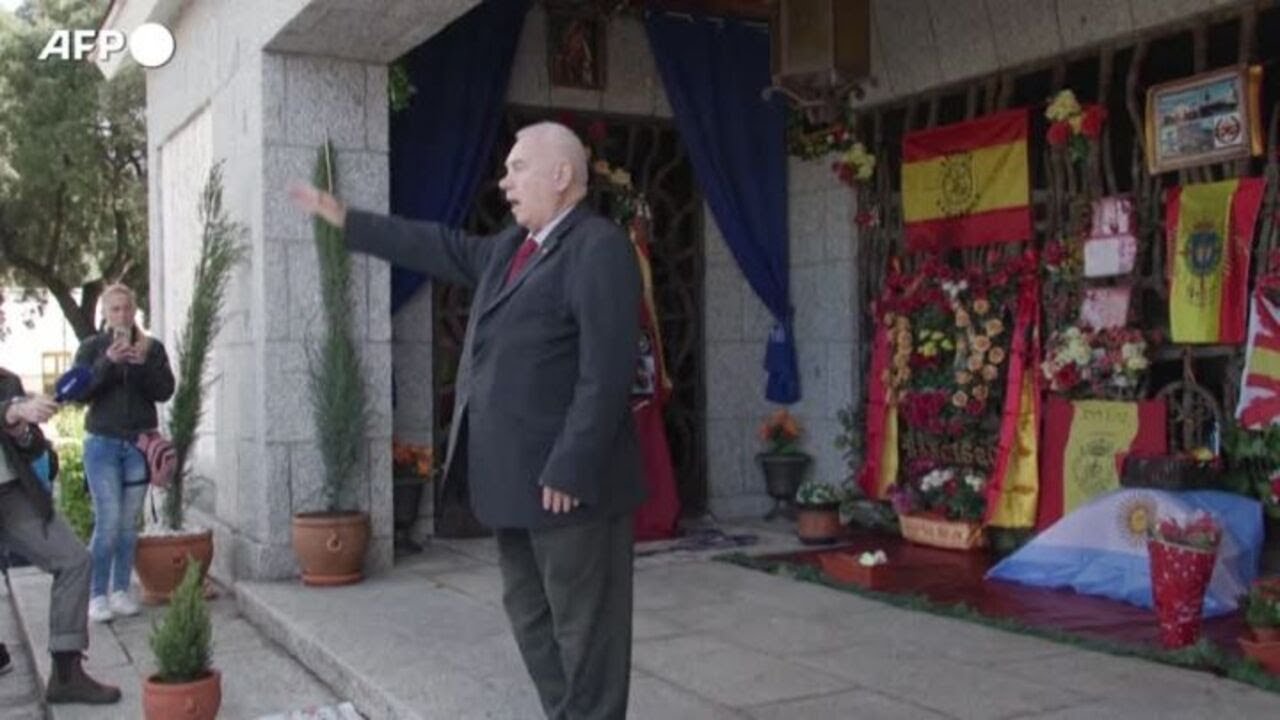 Spagna, sostenitori di Franco lo omaggiano a 50 anni dalla morte