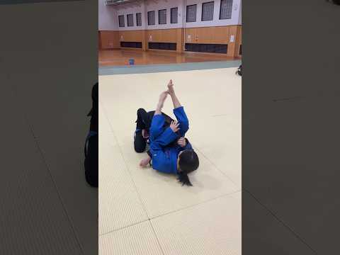 女子柔術部三角絞め #武道塾 #空手 #柔術