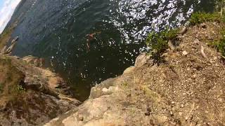 preview picture of video 'raw gopro footage cliff jump'