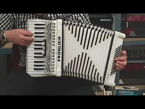 Klangprobe Akkordeon Fröhlich Bambi/Weltmeister Rubin