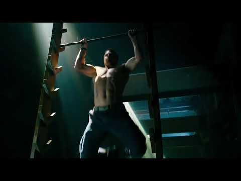 Arrow exercise scene| Stephen Amell pull ups exercise in Arrow series |