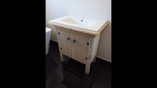 Amazing upcycled pallet vanity