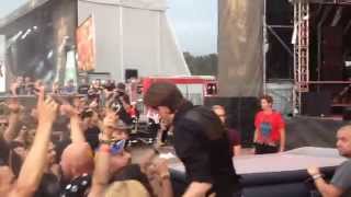 Pyogenesis &quot;Don&#39;t You Say Maybe&quot;. Summer Breeze 2015. Flo V. Schwarz auf der Matratze.