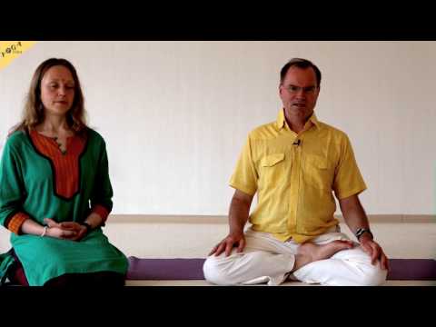 Anuloma Viloma mit Beckenboden- und Bauch-Mudras