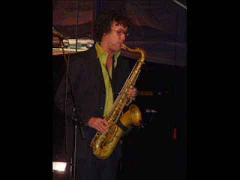 Femme Vocale live with acoustic trio - Proud Mary