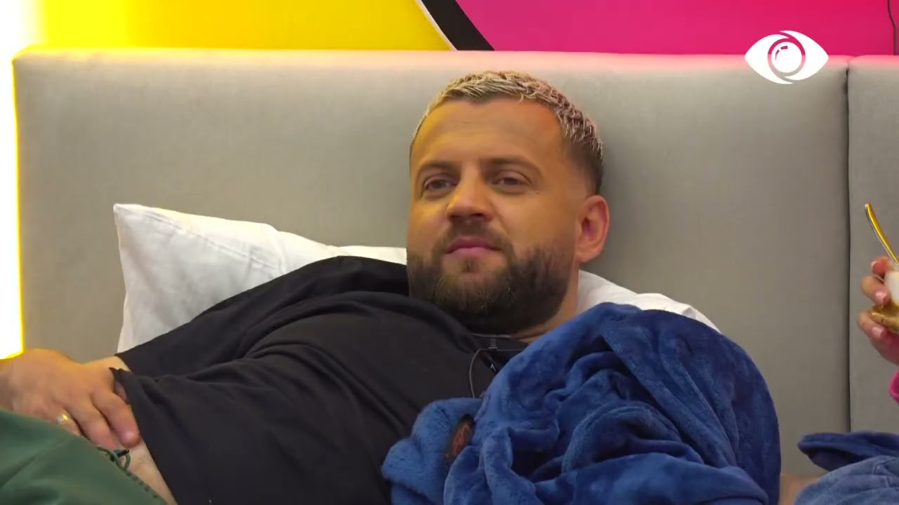 Do ta marr hakun/ Luizi bisedon me Kiarën