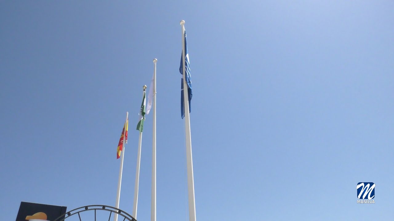 Izada de la Bandera Azul en el Puerto de la Duquesa